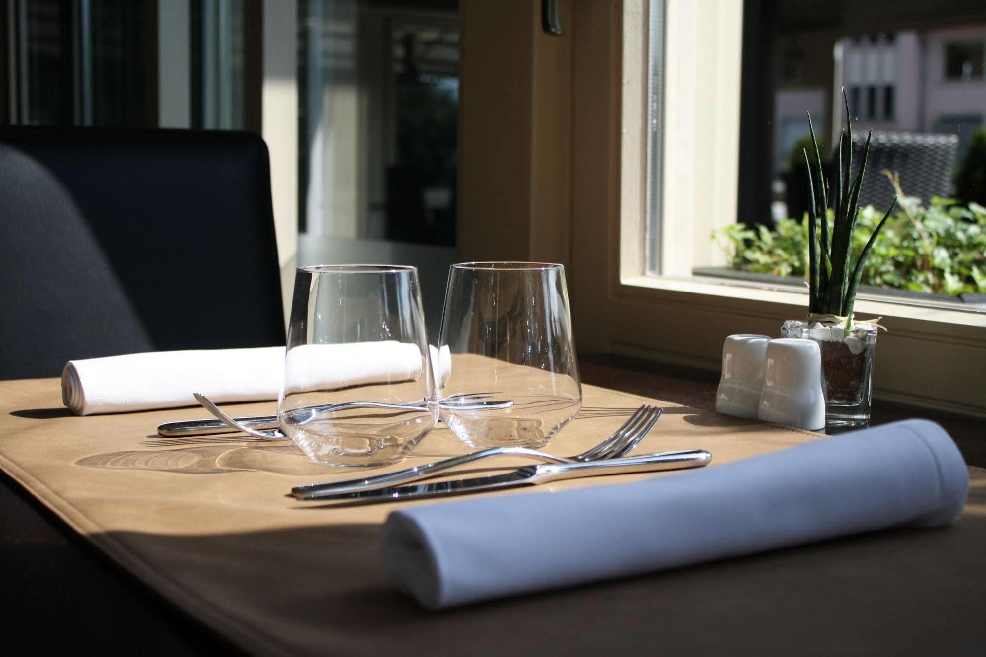 Bivius Hotel Restaurant Luxembourg Strassen Ngoại thất bức ảnh